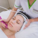 Dermatologist-guided skin tightening treatment
